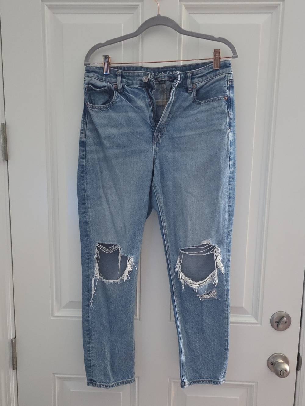 American Eagle Outfitters Light Blue Mom Jean